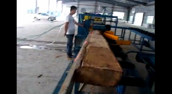 正啟多片鋸中山市全自動方木多片鋸客戶加工現場