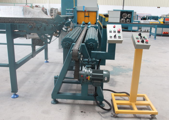 加工車間現(xiàn)場(chǎng)-裝配-調(diào)試機(jī)械現(xiàn)場(chǎng)圖片