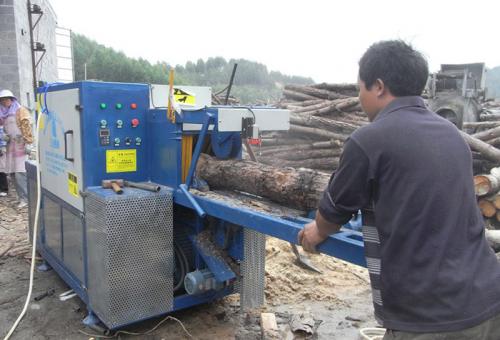 廣西省-南寧市-安吉-圓木多片鋸加工現(xiàn)場(chǎng)